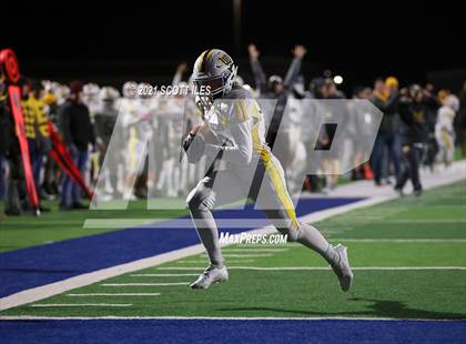 Thumbnail 1 in Western Brown vs. Granville (OHSAA D3 Regional Final) photogallery.