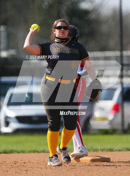 Thumbnail 1 in Neshannock @ Shenango photogallery.