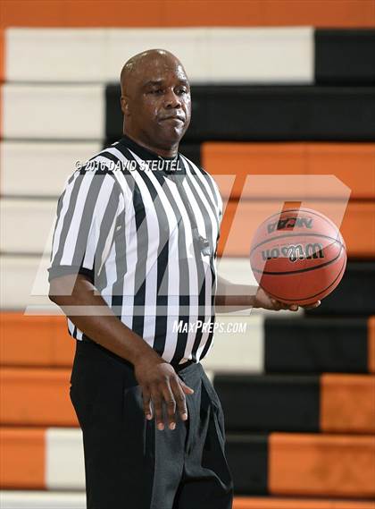 Thumbnail 1 in Valley Christian vs. Greenville (Mesa Verde Challenge) photogallery.