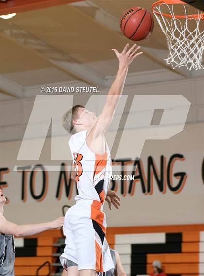 Thumbnail 3 in Valley Christian vs. Greenville (Mesa Verde Challenge) photogallery.