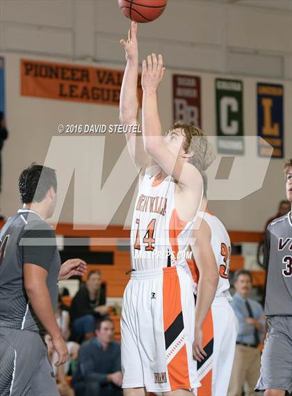 Thumbnail 1 in Valley Christian vs. Greenville (Mesa Verde Challenge) photogallery.