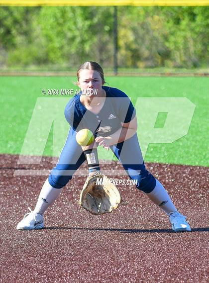 Thumbnail 3 in Cleveland vs Summit photogallery.