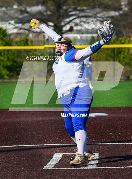 Thumbnail 2 in Cleveland vs Summit photogallery.
