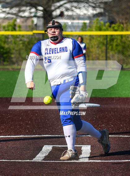 Thumbnail 1 in Cleveland vs Summit photogallery.