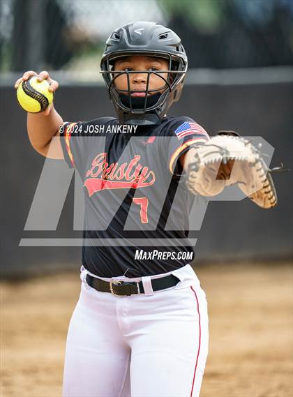 Thumbnail 3 in Parkview Baptist vs Brusly (Alexander Park) photogallery.