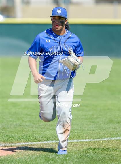 Thumbnail 3 in Kellis vs. Chandler (Coach Bob Invitational)  photogallery.