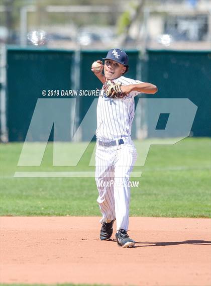 Thumbnail 3 in Kellis vs. Chandler (Coach Bob Invitational)  photogallery.