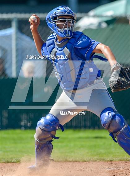 Thumbnail 2 in Kellis vs. Chandler (Coach Bob Invitational)  photogallery.