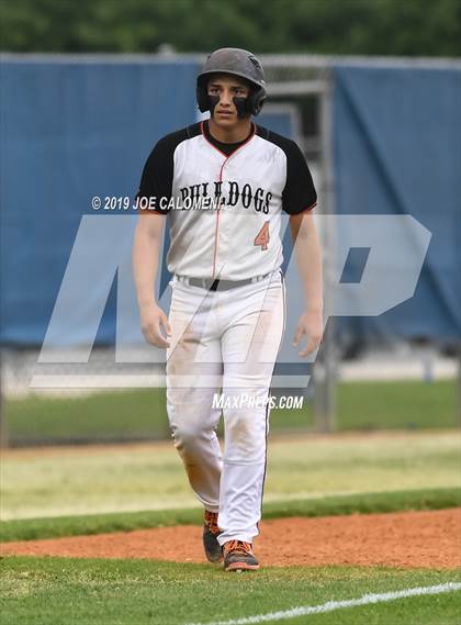 Thumbnail 3 in Burbank vs Lanier [Sidney] photogallery.