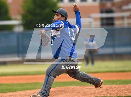 Thumbnail 1 in Burbank vs Lanier [Sidney] photogallery.