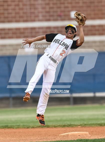 Thumbnail 1 in Burbank vs Lanier [Sidney] photogallery.
