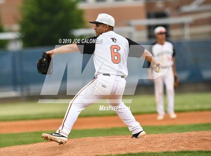 Thumbnail 3 in Burbank vs Lanier [Sidney] photogallery.