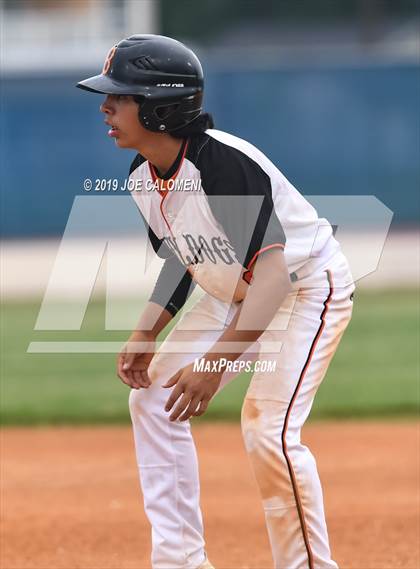 Thumbnail 3 in Burbank vs Lanier [Sidney] photogallery.