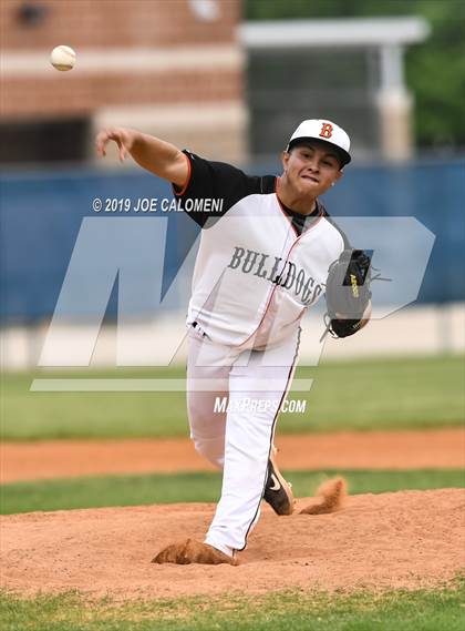 Thumbnail 3 in Burbank vs Lanier [Sidney] photogallery.
