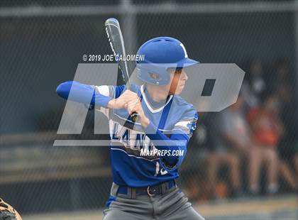 Thumbnail 1 in Burbank vs Lanier [Sidney] photogallery.