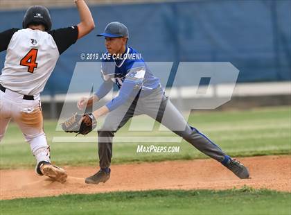 Thumbnail 2 in Burbank vs Lanier [Sidney] photogallery.