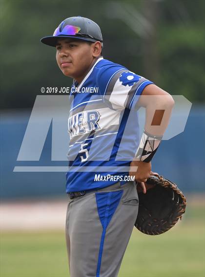 Thumbnail 1 in Burbank vs Lanier [Sidney] photogallery.