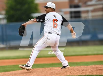 Thumbnail 2 in Burbank vs Lanier [Sidney] photogallery.