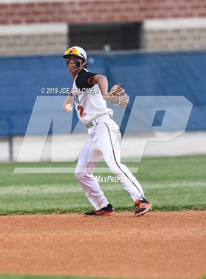 Thumbnail 1 in Burbank vs Lanier [Sidney] photogallery.