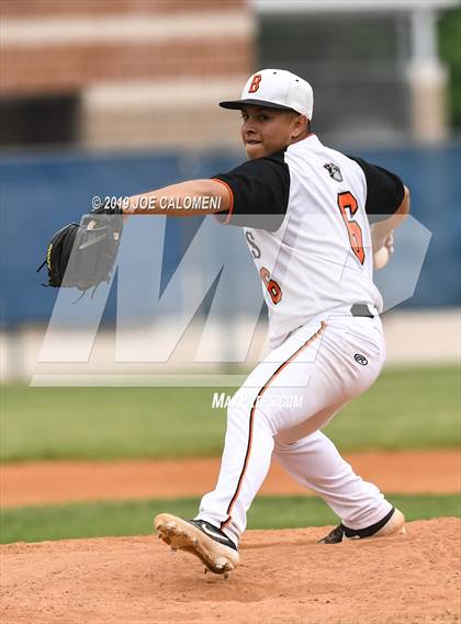 Thumbnail 2 in Burbank vs Lanier [Sidney] photogallery.