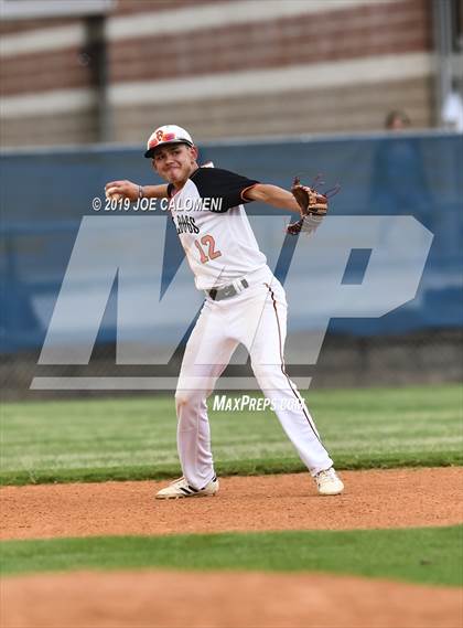 Thumbnail 2 in Burbank vs Lanier [Sidney] photogallery.