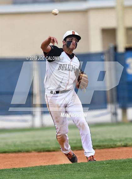 Thumbnail 3 in Burbank vs Lanier [Sidney] photogallery.