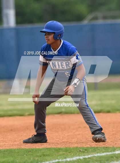 Thumbnail 1 in Burbank vs Lanier [Sidney] photogallery.