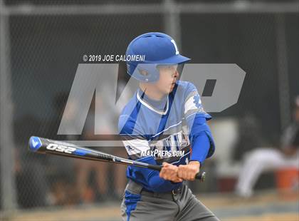 Thumbnail 2 in Burbank vs Lanier [Sidney] photogallery.