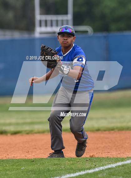 Thumbnail 3 in Burbank vs Lanier [Sidney] photogallery.