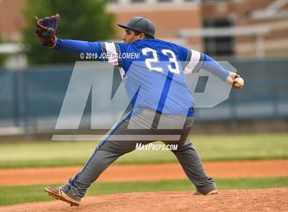 Thumbnail 3 in Burbank vs Lanier [Sidney] photogallery.