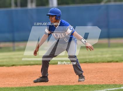 Thumbnail 2 in Burbank vs Lanier [Sidney] photogallery.