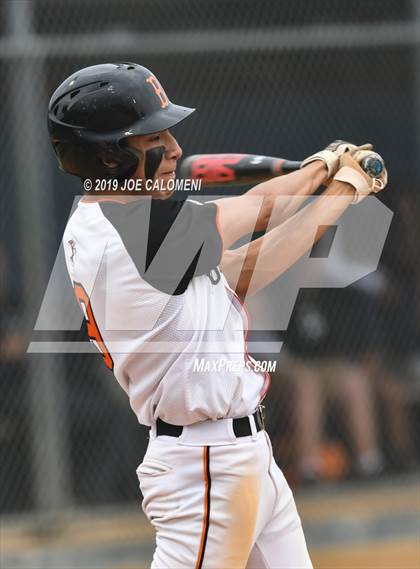 Thumbnail 1 in Burbank vs Lanier [Sidney] photogallery.