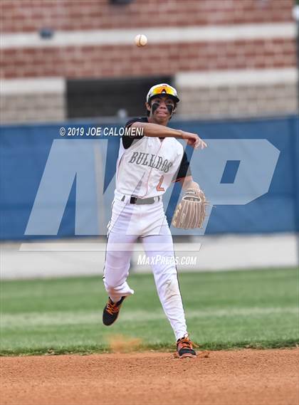 Thumbnail 1 in Burbank vs Lanier [Sidney] photogallery.