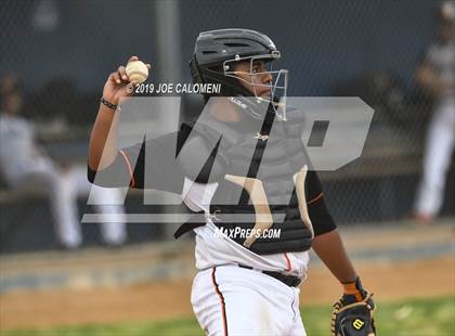 Thumbnail 2 in Burbank vs Lanier [Sidney] photogallery.