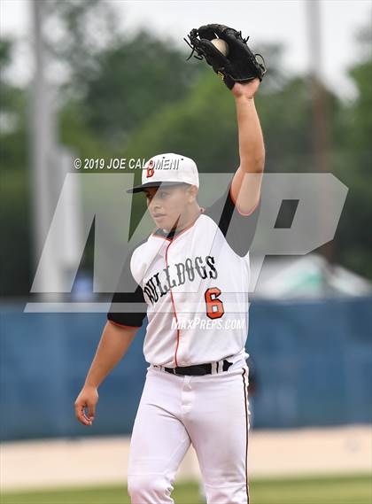 Thumbnail 1 in Burbank vs Lanier [Sidney] photogallery.