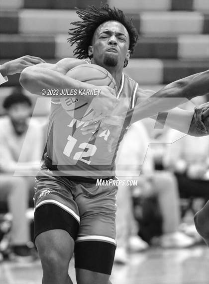Thumbnail 1 in Mater Lakes Academy vs Bishop O'Connell (Tarkanian Classic) photogallery.