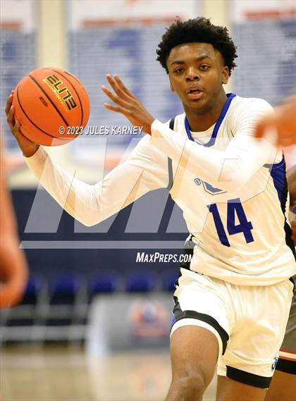 Thumbnail 1 in Mater Lakes Academy vs Bishop O'Connell (Tarkanian Classic) photogallery.