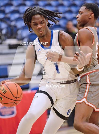 Thumbnail 3 in Mater Lakes Academy vs Bishop O'Connell (Tarkanian Classic) photogallery.