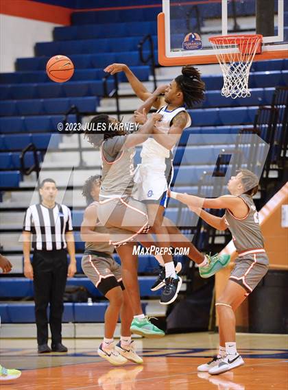 Thumbnail 2 in Mater Lakes Academy vs Bishop O'Connell (Tarkanian Classic) photogallery.