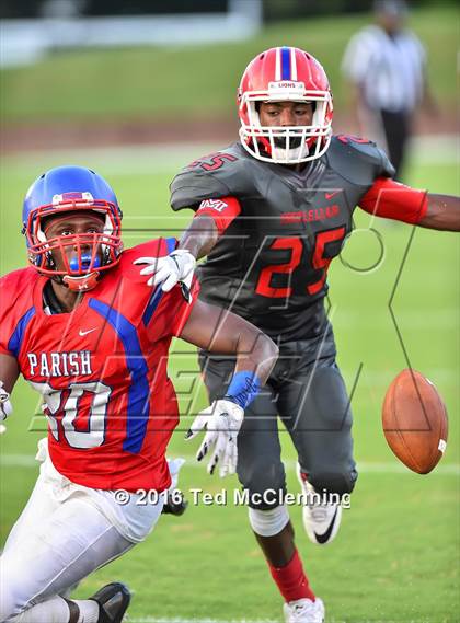 Thumbnail 2 in McClellan vs. Parish Episcopal (Arkansas Kickoff Classic) photogallery.