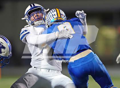 Thumbnail 1 in Krum vs Sunnyvale (Bi District) photogallery.