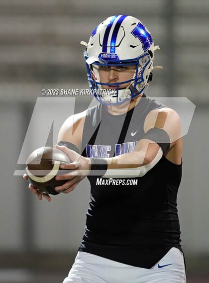 Thumbnail 3 in Krum vs Sunnyvale (Bi District) photogallery.