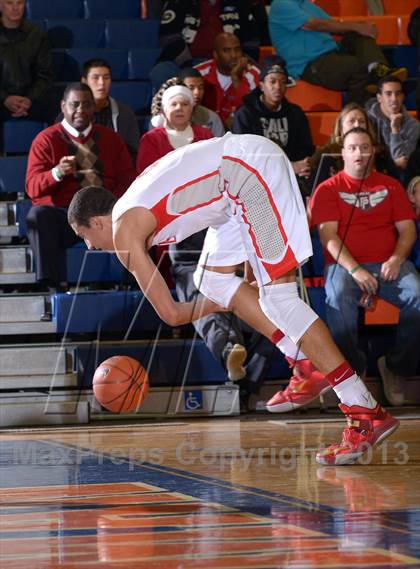 Thumbnail 3 in Mater Dei vs. Foothills Christian (Tarkanian Classic} photogallery.