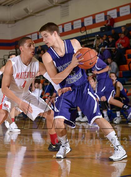 Thumbnail 1 in Mater Dei vs. Foothills Christian (Tarkanian Classic} photogallery.