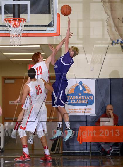 Thumbnail 2 in Mater Dei vs. Foothills Christian (Tarkanian Classic} photogallery.