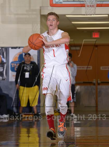 Thumbnail 1 in Mater Dei vs. Foothills Christian (Tarkanian Classic} photogallery.