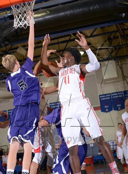 Thumbnail 3 in Mater Dei vs. Foothills Christian (Tarkanian Classic} photogallery.