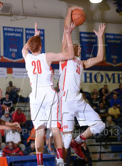 Thumbnail 2 in Mater Dei vs. Foothills Christian (Tarkanian Classic} photogallery.