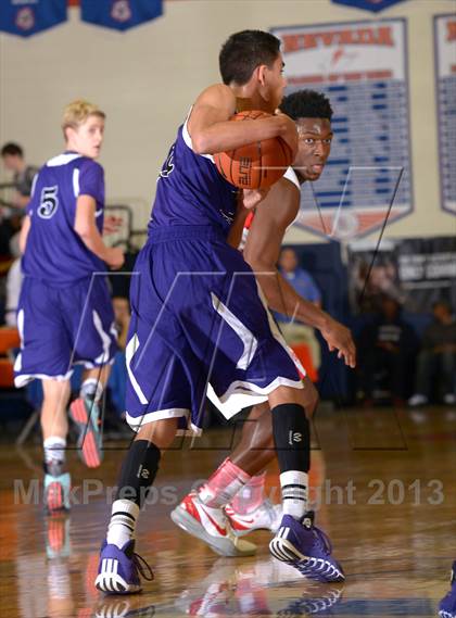 Thumbnail 2 in Mater Dei vs. Foothills Christian (Tarkanian Classic} photogallery.