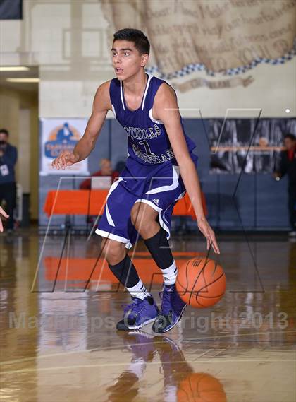 Thumbnail 3 in Mater Dei vs. Foothills Christian (Tarkanian Classic} photogallery.